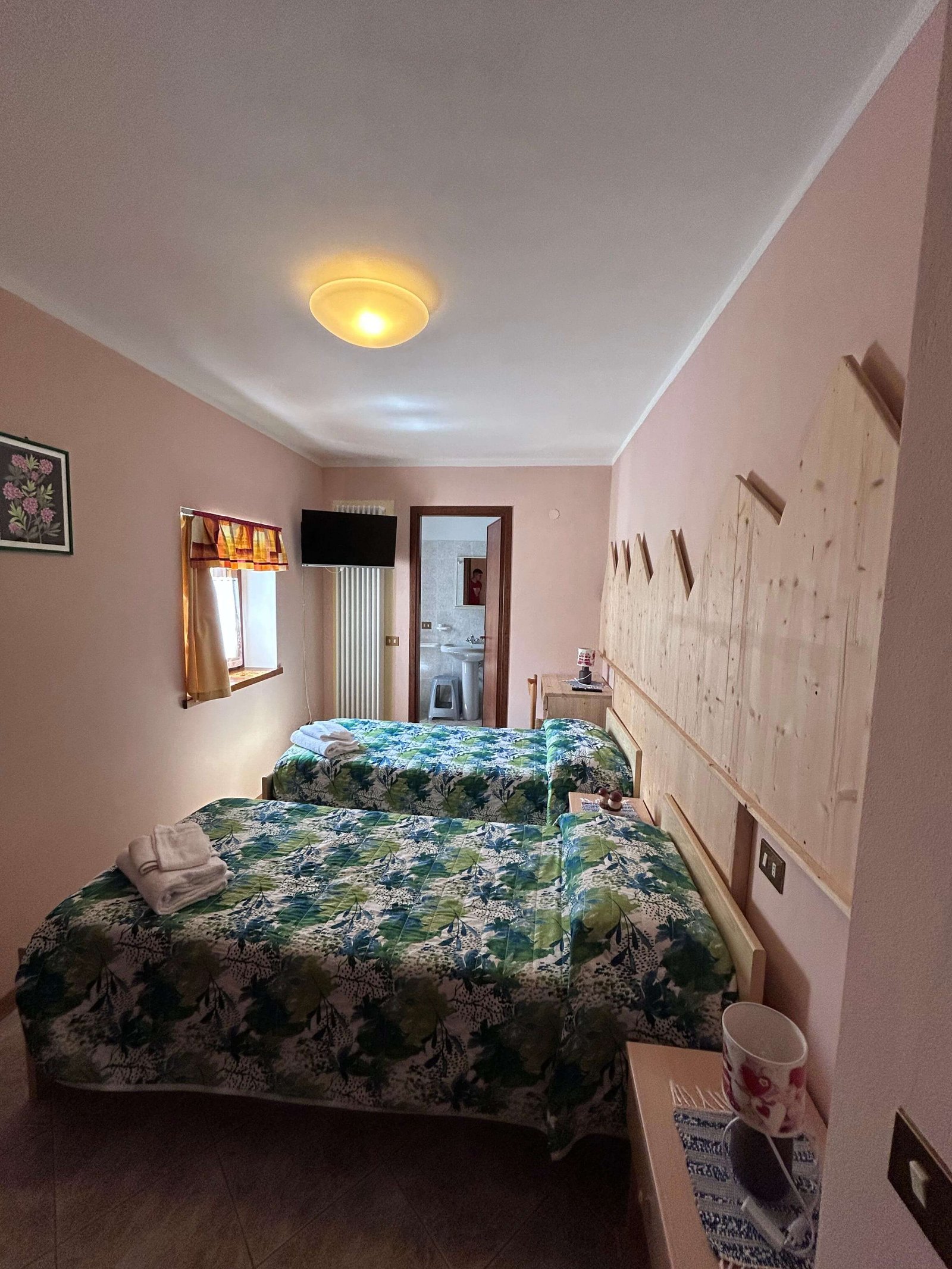Camera 6